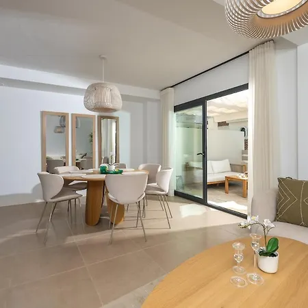 Modern 3-bedroom At Agra Residencial