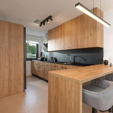Modern 3-bedroom At Agra Residencial Apartment *