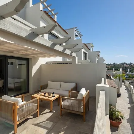 Modern 3-bedroom At Agra Residencial Apartment